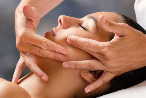 Soin bien-être MASSAGE LIFTING À LA RUSSE GOLD